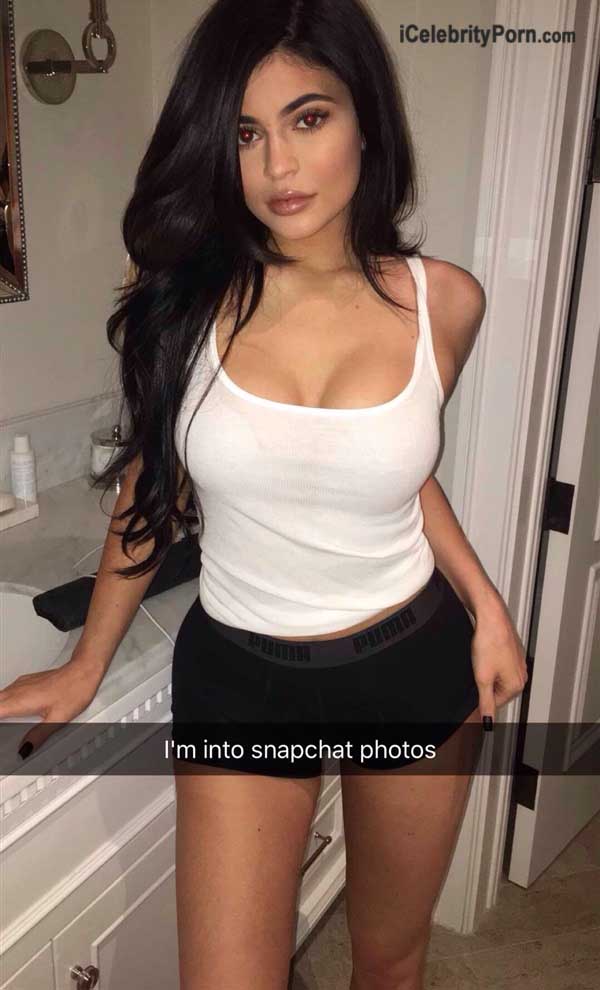 Kaili Porn - Fotos Hot de Kylie Jenner mostrando sus mejores Curbas ...